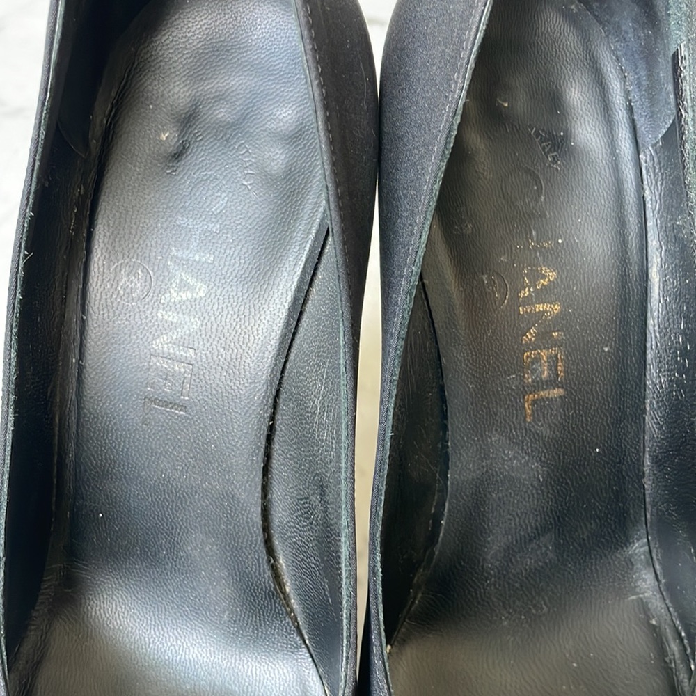 Chanel Pumps - Picture 4 of 17